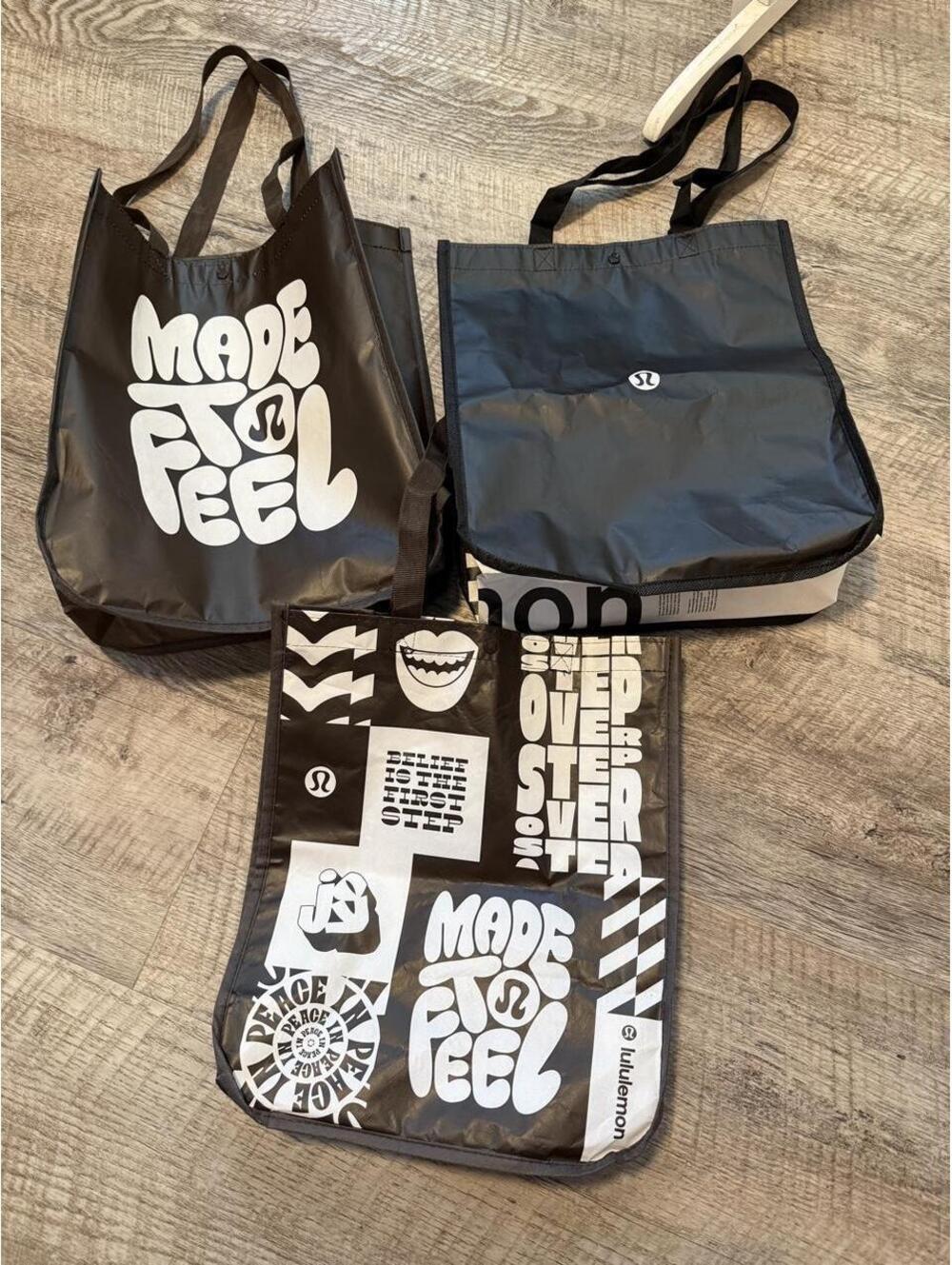 Lululemon Women's Black and Grey Bag